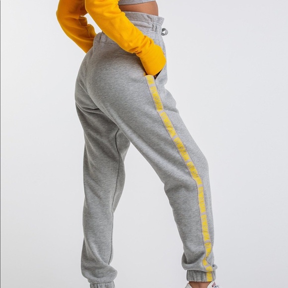 ❌SOLD❌Gymshark LIMITED EDITION oversized joggers - Picture 2 of 3